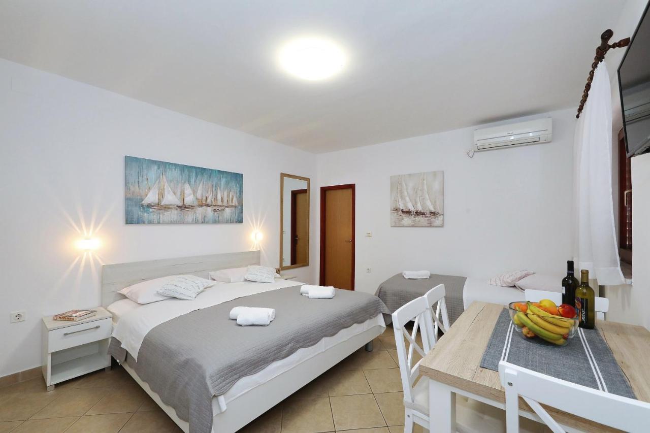 Apartmani Strpic Биоград-на-Мору Экстерьер фото