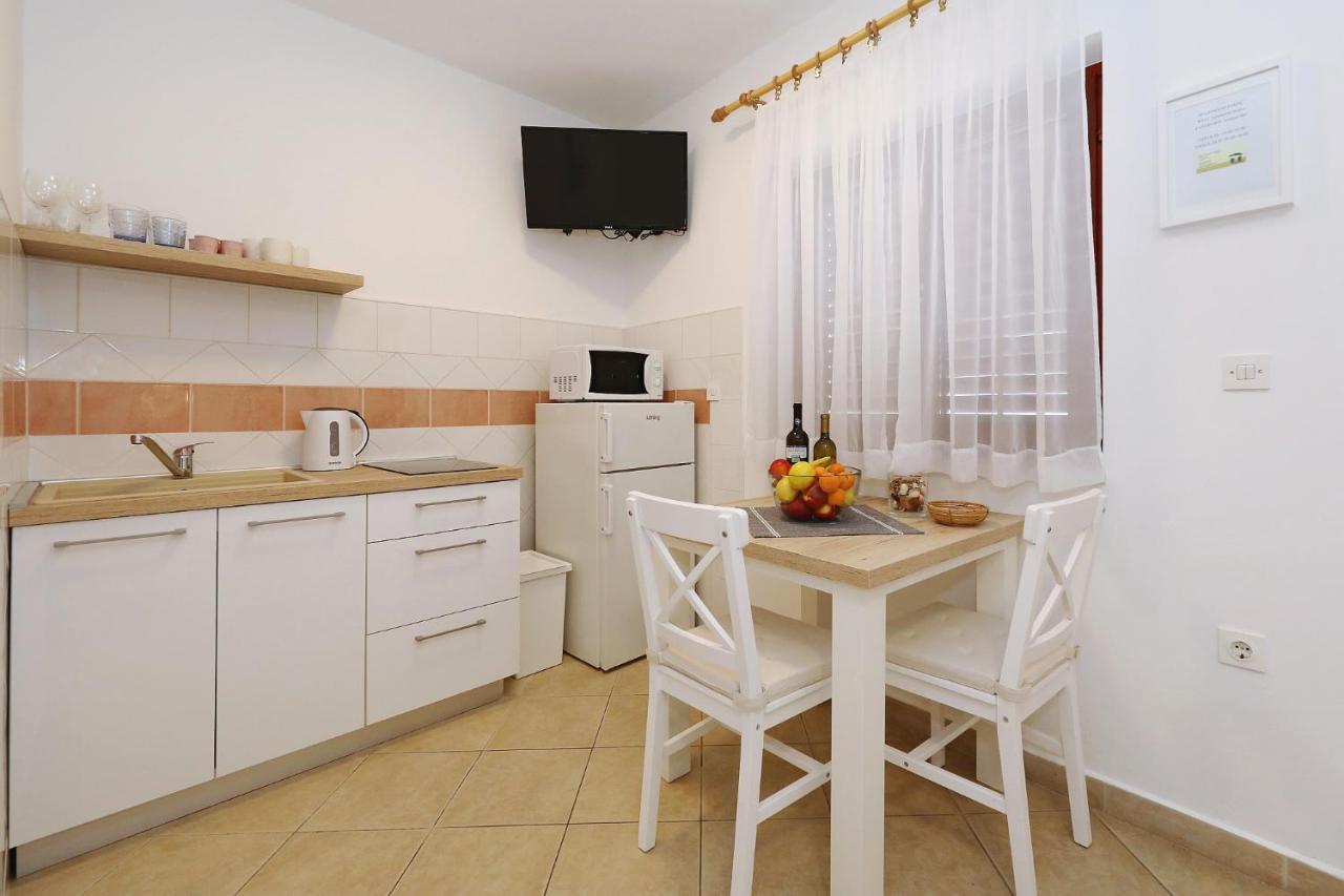 Apartmani Strpic Биоград-на-Мору Экстерьер фото