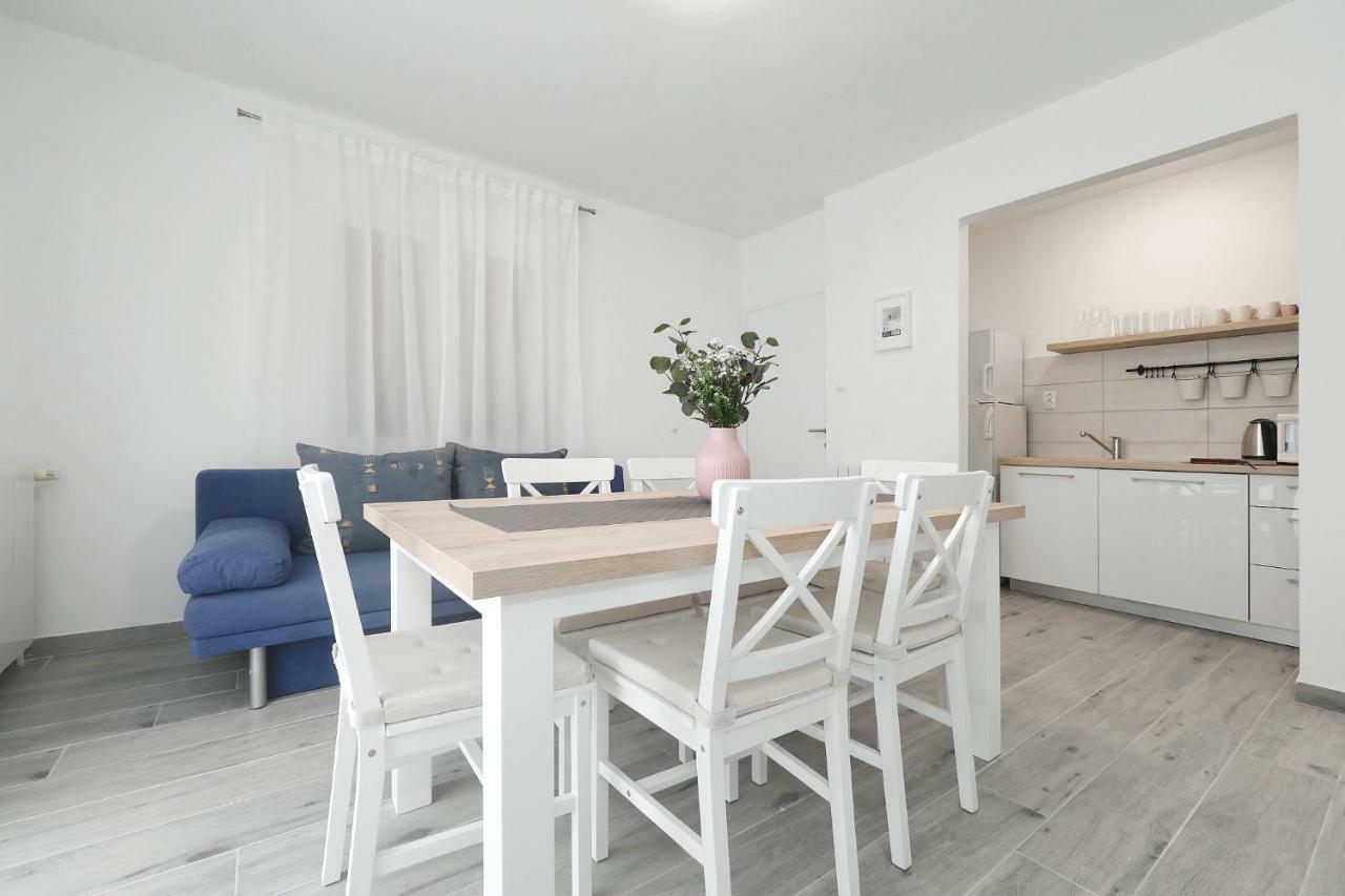 Apartmani Strpic Биоград-на-Мору Экстерьер фото